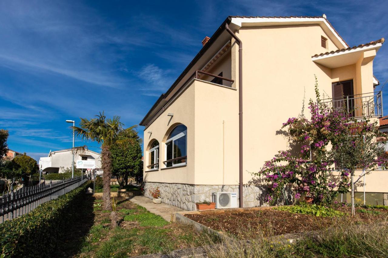 Apartments Spanjic Krk Town Bagian luar foto